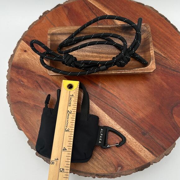 NWOT Alpaka Micro Tote Black Carabiner Zipped Utility Cord EDC Travel - Picture 7 of 9